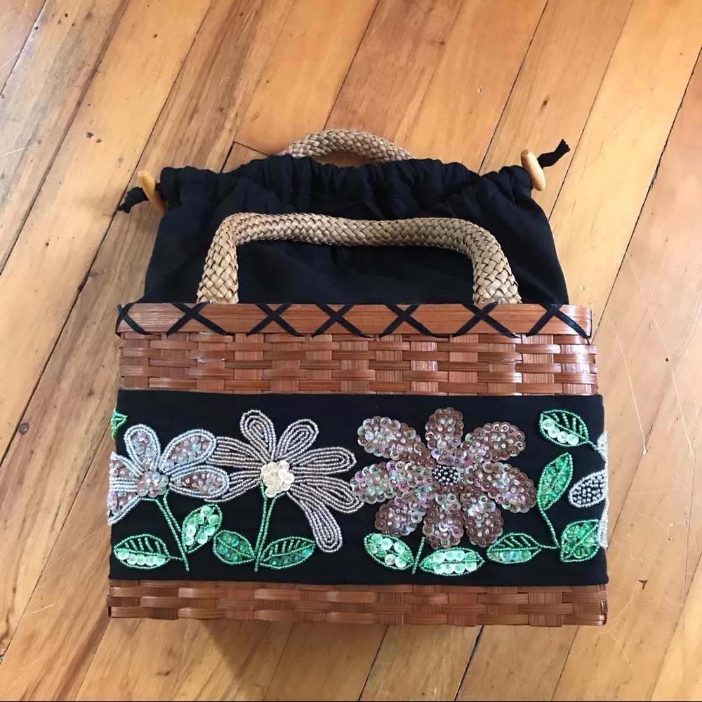 Pita Kura Handbeaded Drawstring Straw Bags - Picture 7 of 7